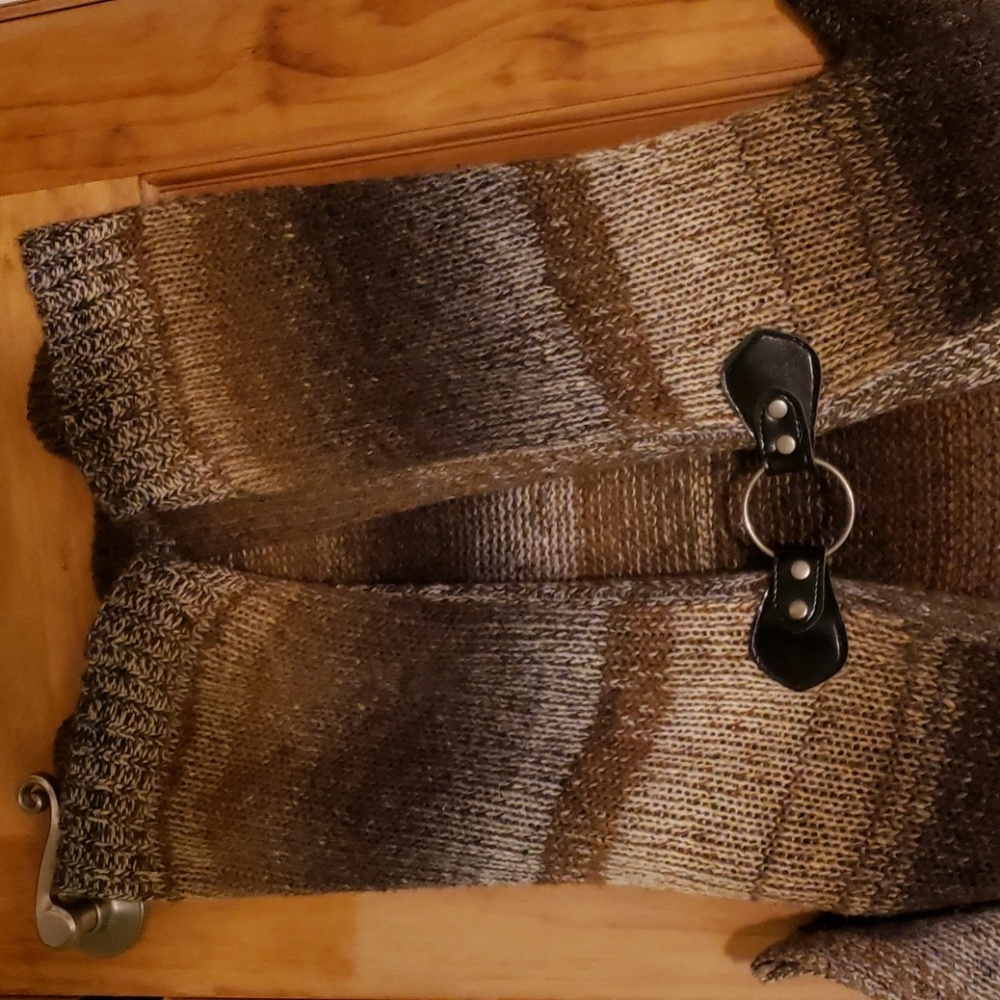 Sweater - Picture 3 of 4